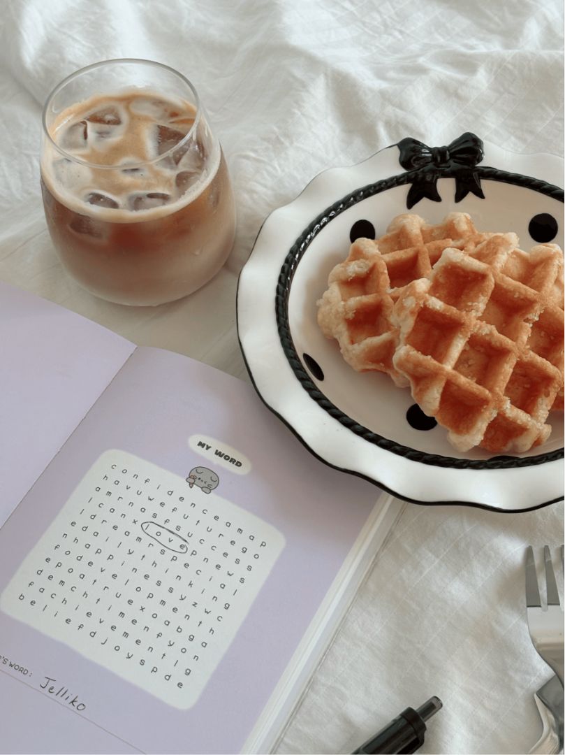 Coquette Core Cosette Set in White in use. Dessert served in aesthetic crockery. Coquette style